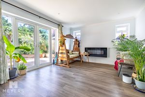 Dining Room- click for photo gallery